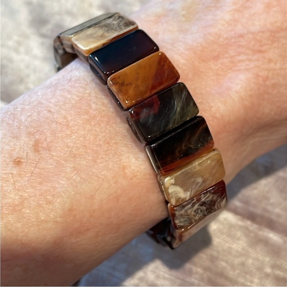 Elegant Brown and Black Bracelet - Picture 3 of 4